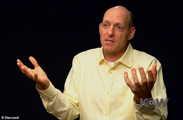 Maurice Schweitzer, một học giả, giờ đang phải xem lại 8 nghiên cứu mà ông thực hiện chung với bà Gino xem có dấu hiệu nào của dữ liệu giả không. Ảnh: Harvard. Maurice Schweitzer, một học giả, giờ đang phải xem lại 8 nghiên cứu mà ông thực hiện chung với bà Gino xem có dấu hiệu nào của dữ liệu giả không. Ảnh: Harvard.