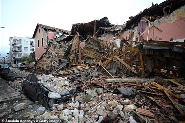 Một trường tiểu học bị sập ở Hatay (Thổ Nhĩ Kỳ). Ảnh: Anadolu Agency via Getty. Một trường tiểu học bị sập ở Hatay (Thổ Nhĩ Kỳ). Ảnh: Anadolu Agency via Getty.