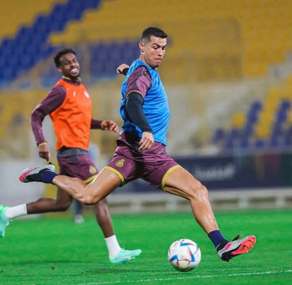 Rất nhiều fan muốn được gặp Ronaldo ngoài đời thật. Ảnh: Instagram. Rất nhiều fan muốn được gặp Ronaldo ngoài đời thật. Ảnh: Instagram.