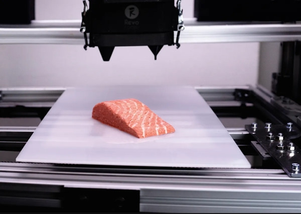 Cá hồi in 3D. Ảnh: Revo Foods.