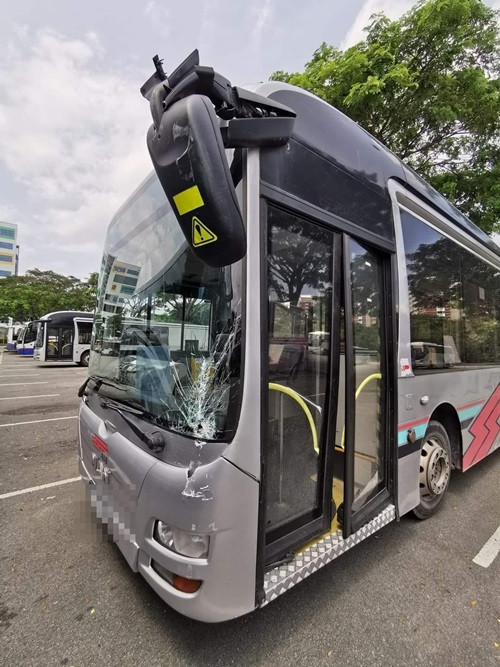 Đây được cho là chiếc xe buýt đã bị bé trai lấy trộm và lái đi. Ảnh: Facebook. Đây được cho là chiếc xe buýt đã bị bé trai lấy trộm và lái đi. Ảnh: Facebook.