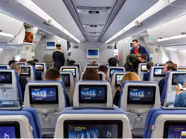 Một chuyến bay của Lufthansa. Ảnh: Markus Mainka/ Shutterstock.