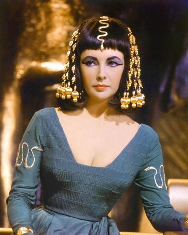 Nữ diễn viên Elizabeth Taylor từng đóng vai Nữ hoàng Cleopatra. Ảnh: Alamy. Nữ diễn viên Elizabeth Taylor từng đóng vai Nữ hoàng Cleopatra. Ảnh: Alamy.