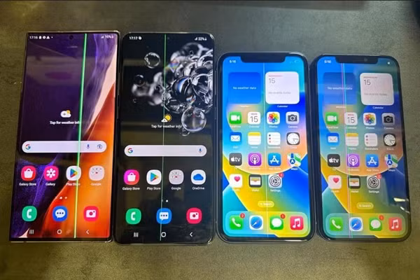 Những đường kẻ này có vẻ sẽ ở vĩnh viễn trên màn hình điện thoại. Ảnh: Mister Mobile.