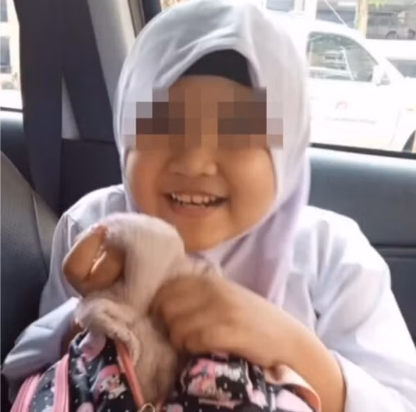 Nữ sinh bị bắt nạt nhiều lần bởi chính cô giáo mình. Ảnh: Kasihgoldputrajaya.
