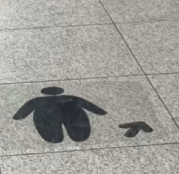 Hình này khiến nhiều người cảm thấy &quot;bị xúc phạm&quot; hoặc &quot;bị chế giễu&quot;. Ảnh: DDOK.