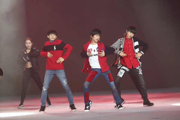 3 thành viên của nhóm nhạc TFBOYS hiếm khi biểu diễn cùng nhau trong những năm qua, ảnh trên là một lần biểu diễn ở Bắc Kinh (Trung Quốc). Ảnh: Getty. 3 thành viên của nhóm nhạc TFBOYS hiếm khi biểu diễn cùng nhau trong những năm qua, ảnh trên là một lần biểu diễn ở Bắc Kinh (Trung Quốc). Ảnh: Getty.