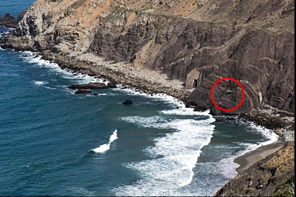 Ai có thể dựng được một ngôi nhà ở vị trí này, và bằng cách nào? Ảnh: NY Post.