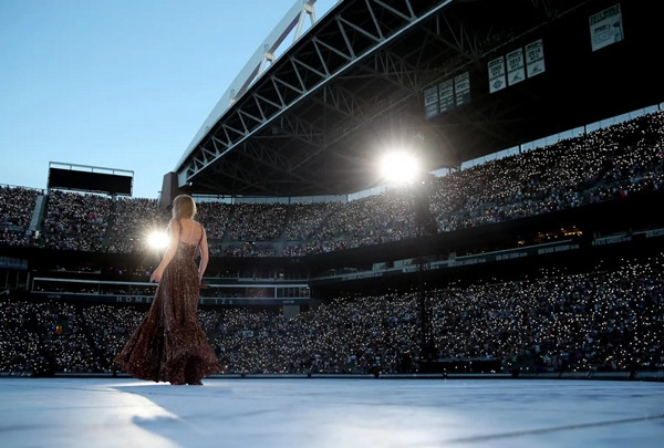 Taylor biểu diễn ở Seattle hôm 22/7. Ảnh: Getty.