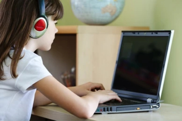 Sẽ thế nào nếu bạn nhận được email từ chính mình ngày nhỏ? - Ảnh minh họa: Shutterstock.