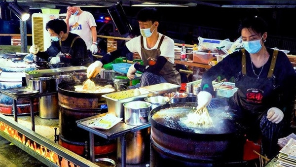 Một quầy bán mì ở Trung Quốc. Ảnh minh họa: YouTube. Một quầy bán mì ở Trung Quốc. Ảnh minh họa: YouTube.