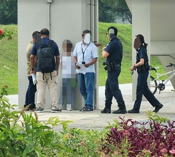 "Thủ phạm" ăn trộm xe buýt khi bị cảnh sát tìm thấy. Ảnh: MSN. "Thủ phạm" ăn trộm xe buýt khi bị cảnh sát tìm thấy. Ảnh: MSN.