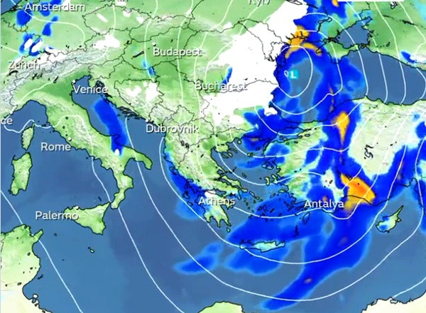 Bão Bettina gây mưa to gió lớn, bão tuyết và sóng dữ dội ở nhiều vùng phía Nam và Đông châu Âu. Ảnh: Met Office.