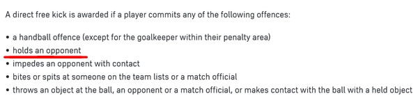 Giữ một cầu thủ đối phương cũng sẽ bị một quả phạt trực tiếp. (Ảnh chụp màn hình The IFAB).