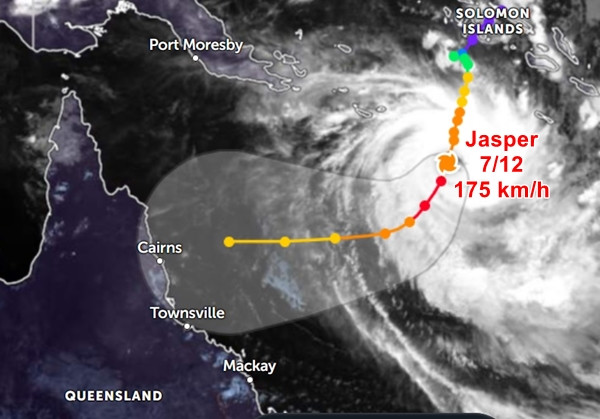 Vị trí của bão Jasper vào tối 7/12 và đường đi dự báo của nó. Ảnh: Zoom Earth, JMA. Vị trí của bão Jasper vào tối 7/12 và đường đi dự báo của nó. Ảnh: Zoom Earth, JMA.