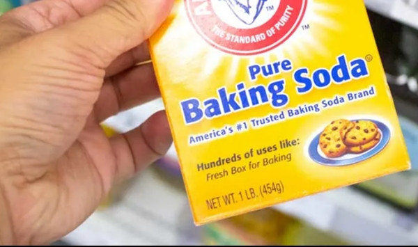 Bột baking soda vẫn được dùng trong việc làm bánh và tẩy rửa, không gây hại gì khi dùng ở ở liều lượng thích hợp. Ảnh: Patchpuppy. Bột baking soda vẫn được dùng trong việc làm bánh và tẩy rửa, không gây hại gì khi dùng ở ở liều lượng thích hợp. Ảnh: Patchpuppy.
