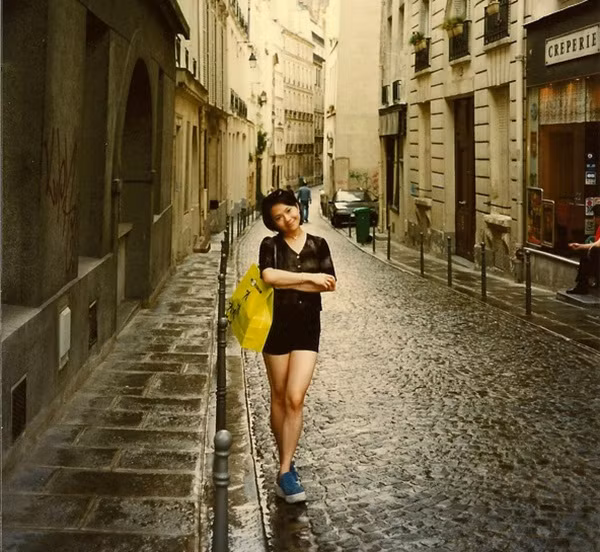 Yim khi học ở Paris. Ảnh: Rabi Yim. Yim khi học ở Paris. Ảnh: Rabi Yim.