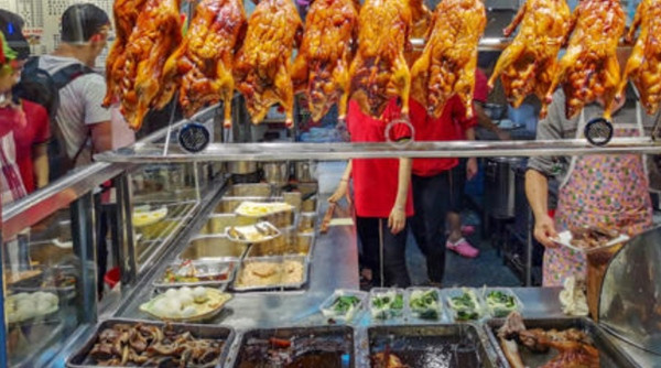 Chị vợ sốc toàn tập khi trang điểm, mặc đẹp xong thì chồng đưa tới cửa hàng thịt ngỗng quay. Ảnh minh họa: Isidorsfugue.