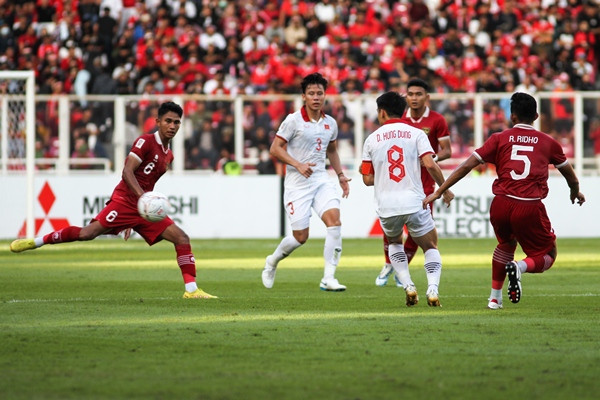 ĐT Việt Nam và ĐT Indonesia hòa nhau ở trận Bán kết lượt đi. Ảnh: AFF Mitsubishi Electric Cup. ĐT Việt Nam và ĐT Indonesia hòa nhau ở trận Bán kết lượt đi. Ảnh: AFF Mitsubishi Electric Cup.