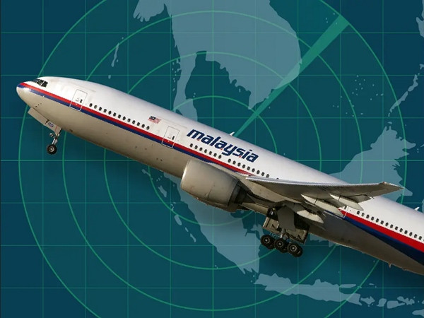 Có những nguồn tin cho rằng cơ trưởng của chuyến bay MH370 bị trầm cảm và cố ý tự sát. Ảnh: AP; iStock; Skye Gould/ Business Insider.