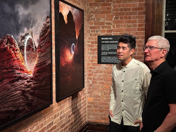 Tim Cook khen ngợi những hình ảnh được chụp bằng máy iPhone 15 Pro Max. Ảnh: Tim Cook. Tim Cook khen ngợi những hình ảnh được chụp bằng máy iPhone 15 Pro Max. Ảnh: Tim Cook.