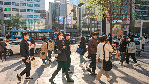 Gangnam là khu vực rất đông đúc, sầm uất ở Seoul. Ảnh: Seoul Walker.