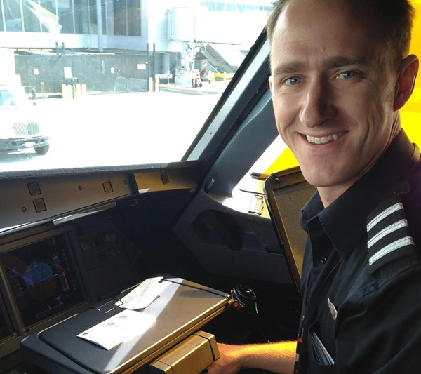 Phi công Joseph Emerson. Ảnh: Facebook.