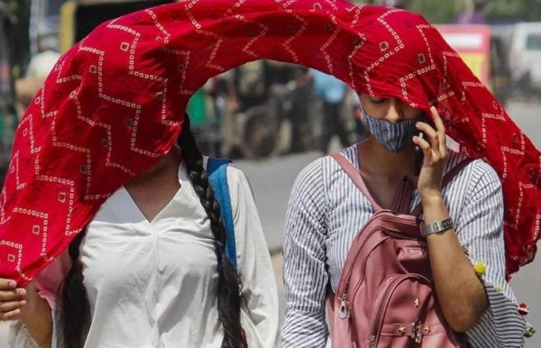 Ấn Độ cũng nóng bất ngờ từ tháng 2, nhiệt độ ở một số vùng lên tới 40oC. Ảnh: Ấn Độ cũng nóng bất ngờ từ tháng 2, nhiệt độ ở một số vùng lên tới 40oC. Ảnh: