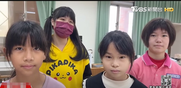 Những nhà phát minh nhỏ tuổi. Ảnh: TVBS News. Những nhà phát minh nhỏ tuổi. Ảnh: TVBS News.