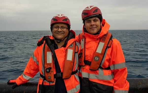 Ông Shahzada Dawood và con trai Suleman đã kịp lên tàu Titan. Ảnh: Mail Online.