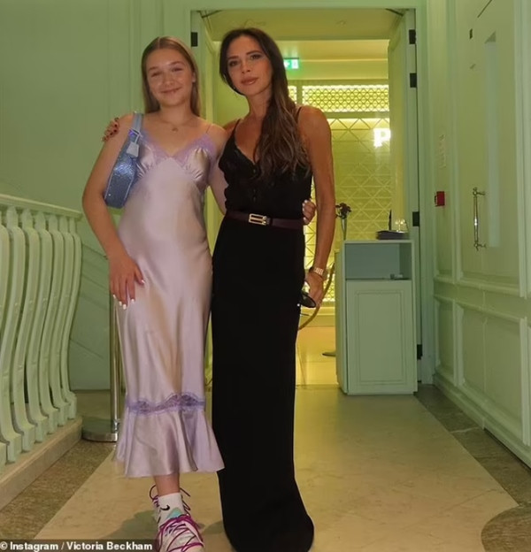 Harper và mẹ. Harper và mẹ.