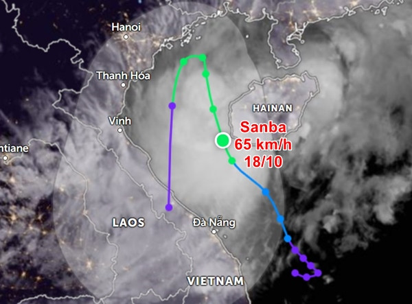 Dự báo chiều 18/10 của JTWC về đường đi của bão số 5 (bão Sanba). Ảnh: Zoom Earth. Dự báo chiều 18/10 của JTWC về đường đi của bão số 5 (bão Sanba). Ảnh: Zoom Earth.