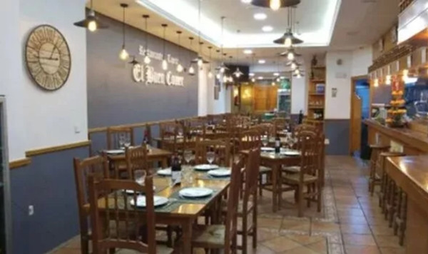 Một quán ăn ở Alicante (Tây Ban Nha) phải chịu mất tiền do thực khách ăn xong bị đau tim. Ảnh: The Sun.