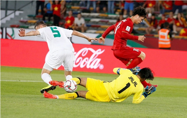 Trận đấu giữa ĐT Iraq và ĐT Việt Nam năm 2019. Ảnh: EPA.