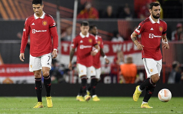 Manchester United không ít lần không thắng nổi khi chơi trên sân nhà. Ảnh: Oli SCARFF/ AFP.