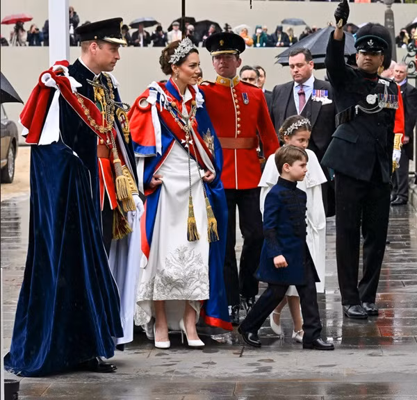 Gia đình William - Kate đến dự Lễ Đăng Quang của Vua Charles III vào ngày 6/5. Ảnh: WPA-Pool/ MEGA.