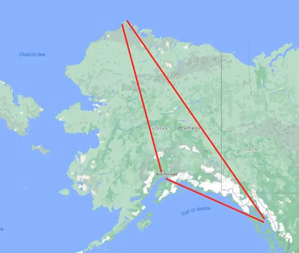 "Tam giác Alaska". Ảnh: Google Maps/ IFL Science. "Tam giác Alaska". Ảnh: Google Maps/ IFL Science.