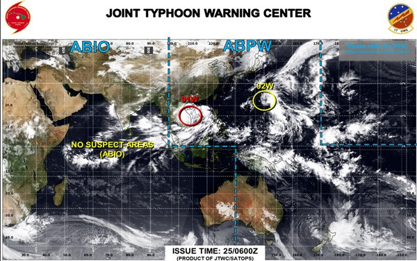 Cảnh báo của JTWC lúc 13h hôm nay: Áp thấp vẫn được khoanh màu đỏ (dễ mạnh lên). Ảnh: JTWC.
