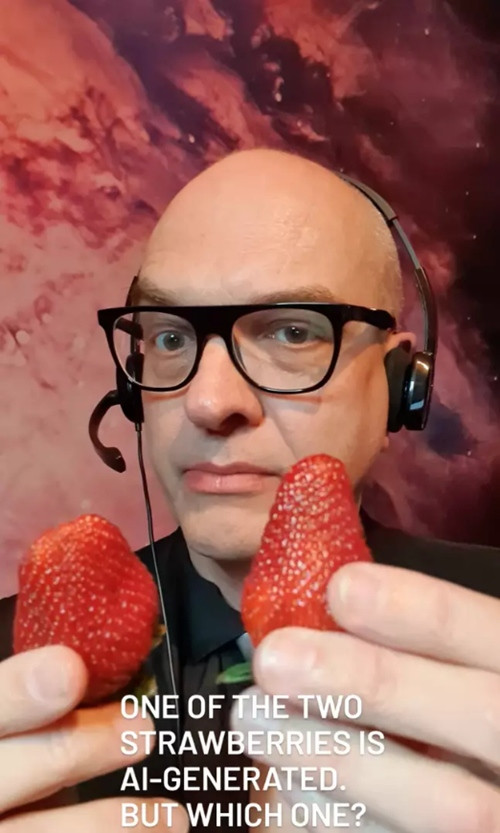 Một trong hai quả dâu là sản phẩm của AI, đó là quả nào? Ảnh: Boris Eldagsen. Một trong hai quả dâu là sản phẩm của AI, đó là quả nào? Ảnh: Boris Eldagsen.