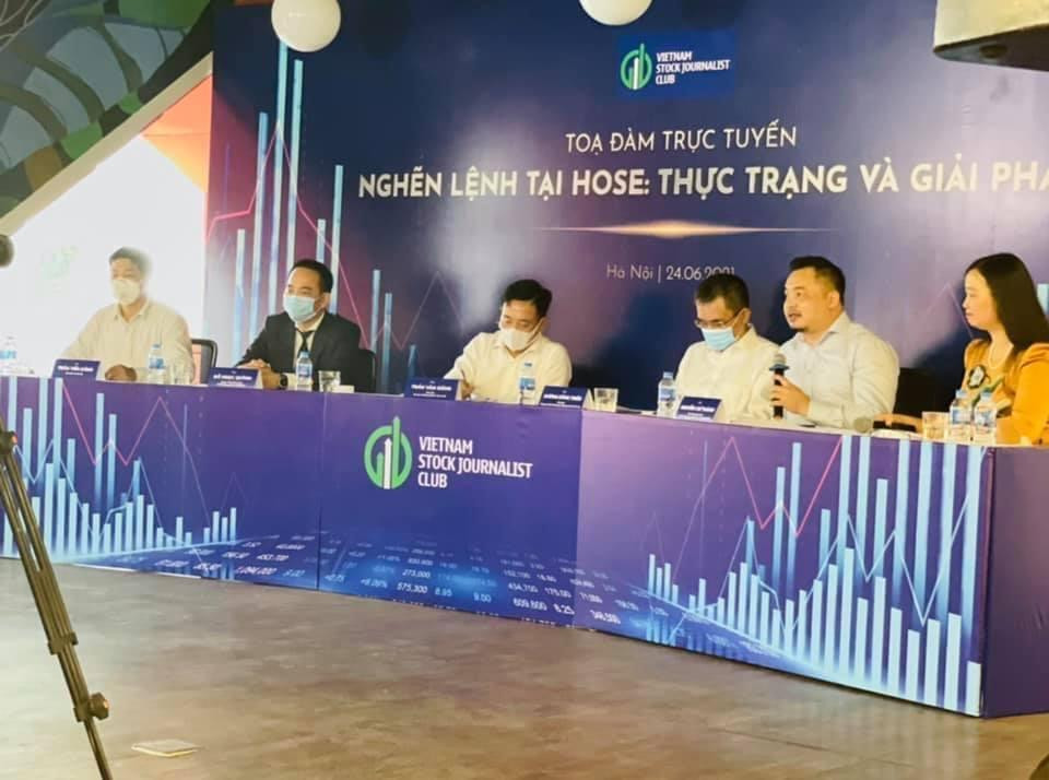 Ông Nguyễn Chí Thành, Phó TGĐ CTCK SHS đề xuất đề xuất giảm phí giao dịch để đảm bảo lợi ích cho nhà đầu tư