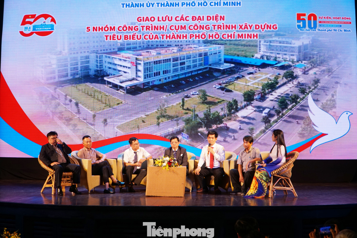 Đại diện chủ đầu tư, các chuyên gia về thiết kế, xây dựng đã chia sẻ về công trình tiêu biểu.