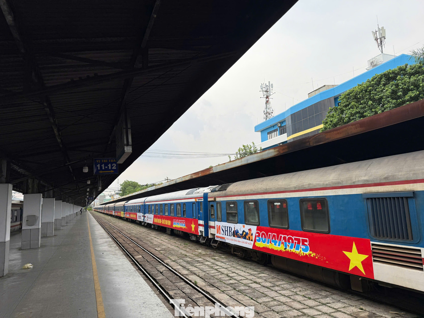 Hình ảnh về đoàn tàu Thống Nhất. Hình ảnh về đoàn tàu Thống Nhất.