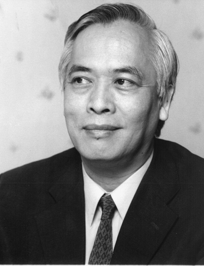 Giáo sư Trịnh Xuân Thân