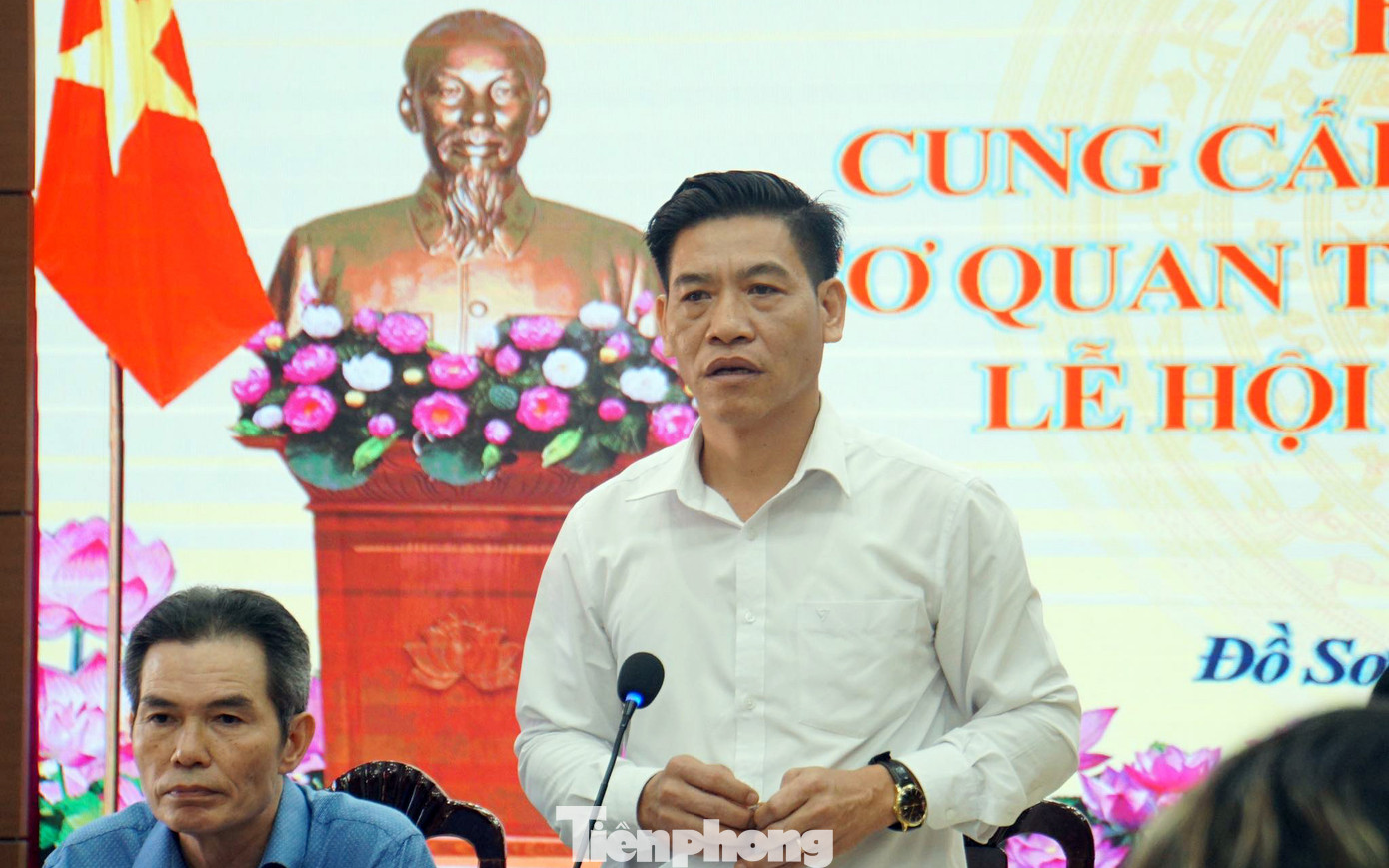 Ông Phạm Hoàng Tuấn - Phó chủ tịch UBND quận Đồ Sơn thông tin về Lễ hội chọi trâu Đồ Sơn 2023. Ông Phạm Hoàng Tuấn - Phó chủ tịch UBND quận Đồ Sơn thông tin về Lễ hội chọi trâu Đồ Sơn 2023.