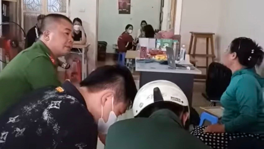 Cơ quan công an làm việc với một số thành viên nhóm "Bông hồng đen".