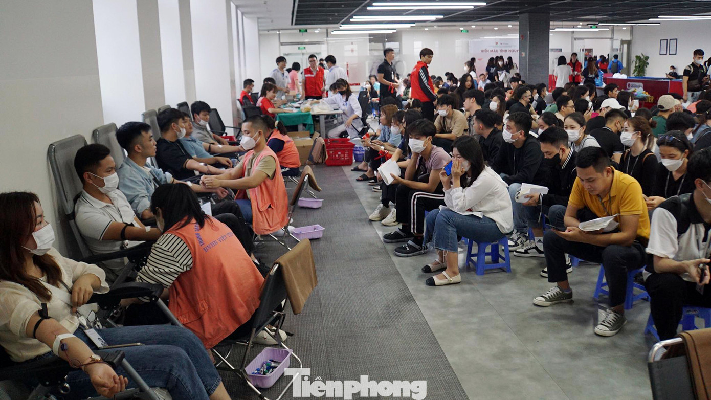 Hàng trăm công nhân Công ty TNHH LG Display Việt Nam Hải Phòng đăng ký hiến máu tình nguyện. Hàng trăm công nhân Công ty TNHH LG Display Việt Nam Hải Phòng đăng ký hiến máu tình nguyện.
