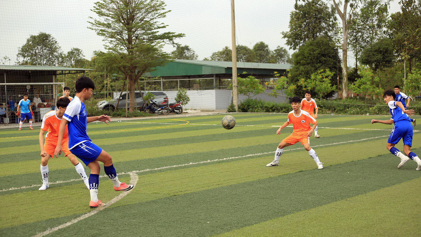 Các em học sinh tham gia giải bóng đá khối THPT do Tỉnh Đoàn phối hợp với Sở GD&ĐT tổ chức trong dịp tháng thanh niên. Các em học sinh tham gia giải bóng đá khối THPT do Tỉnh Đoàn phối hợp với Sở GD&ĐT tổ chức trong dịp tháng thanh niên.