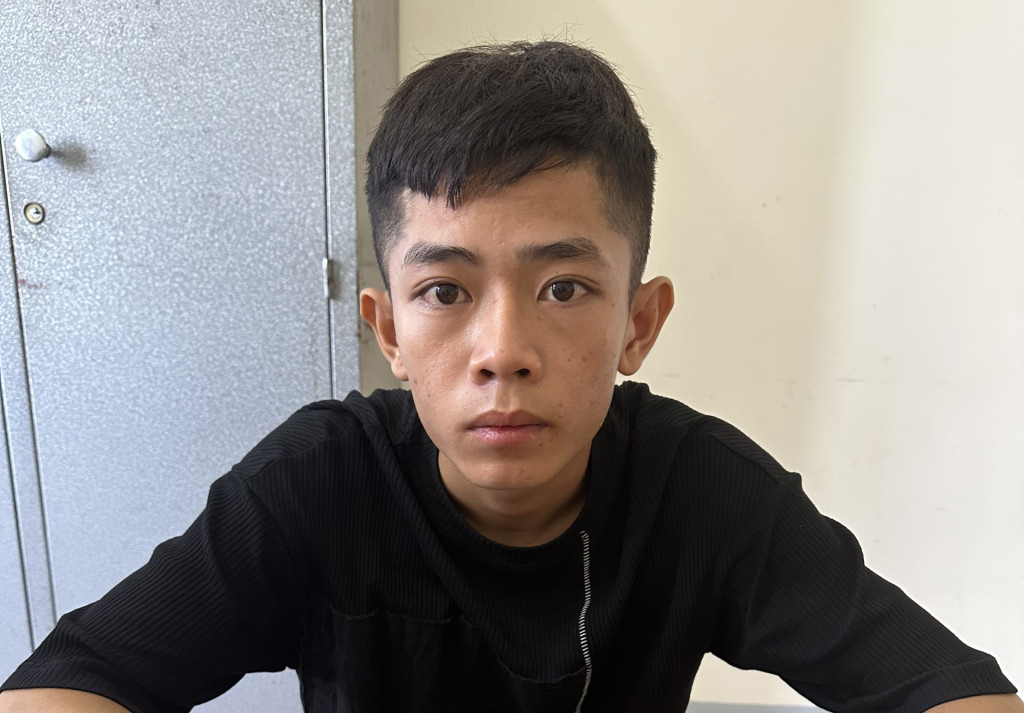 Đối tượng Lê Duy Anh Quân tại cơ quan công an.