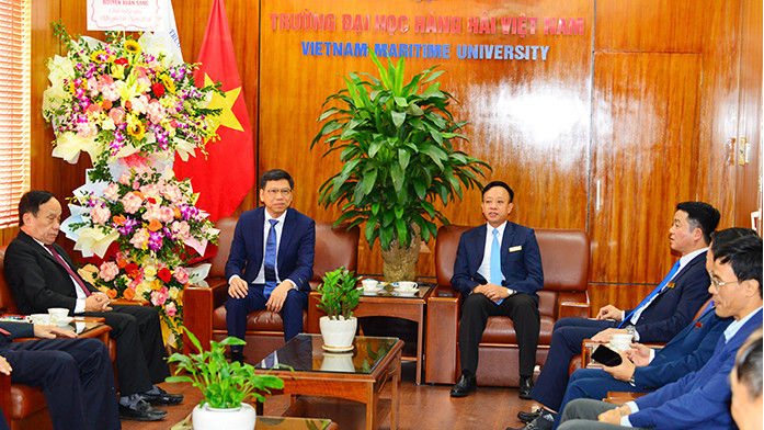 Thứ trưởng Nguyễn Xuân Sang gặp mặt thân mật các thầy cô giáo nguyên là lãnh đạo, cán bộ chủ chốt Trường Đại học Hàng hải Việt Nam nhân dịp kỷ niệm. Thứ trưởng Nguyễn Xuân Sang gặp mặt thân mật các thầy cô giáo nguyên là lãnh đạo, cán bộ chủ chốt Trường Đại học Hàng hải Việt Nam nhân dịp kỷ niệm.