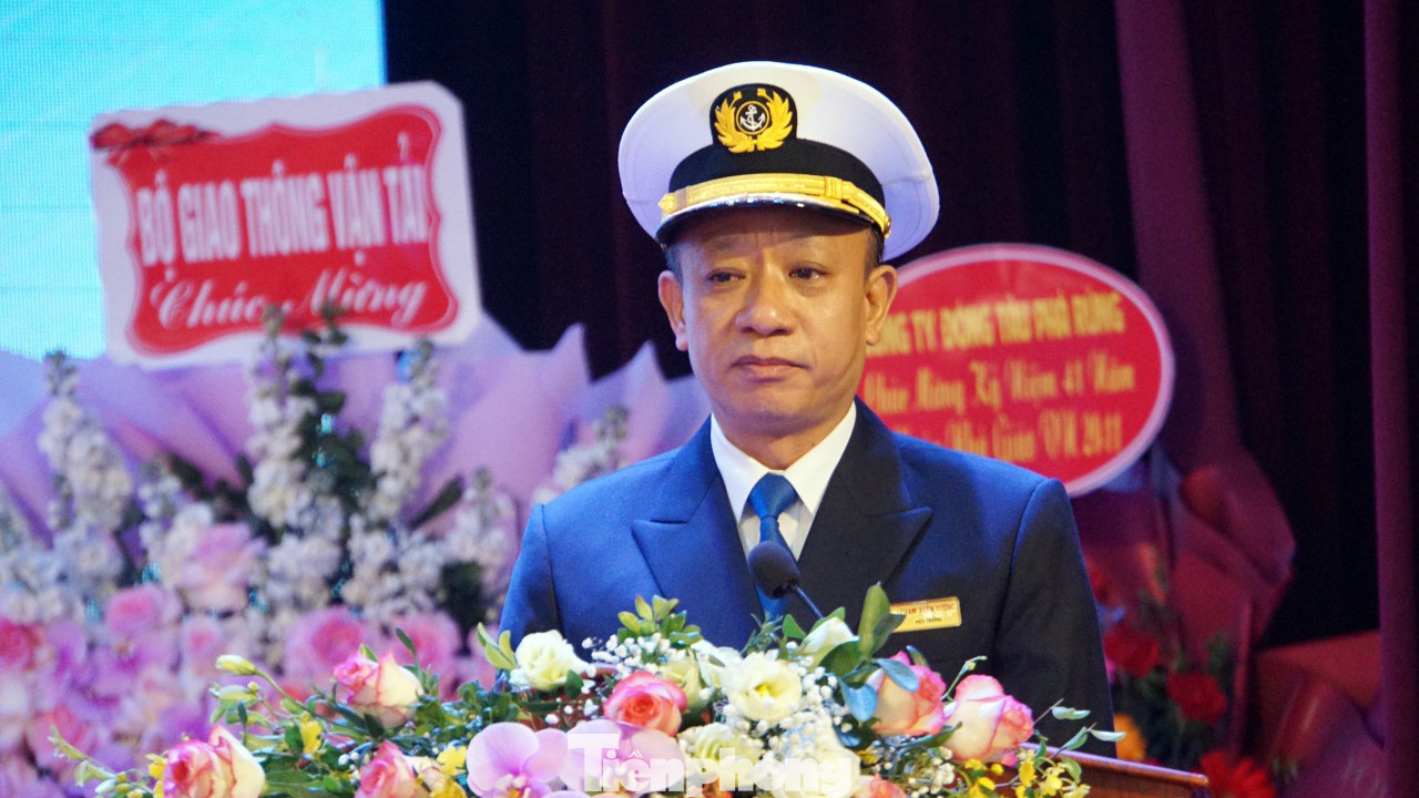 PGS.TS Phạm Xuân Dương - Hiệu trưởng Trường Đại học Hàng hải Việt Nam phát biểu tại buổi lễ. PGS.TS Phạm Xuân Dương - Hiệu trưởng Trường Đại học Hàng hải Việt Nam phát biểu tại buổi lễ.